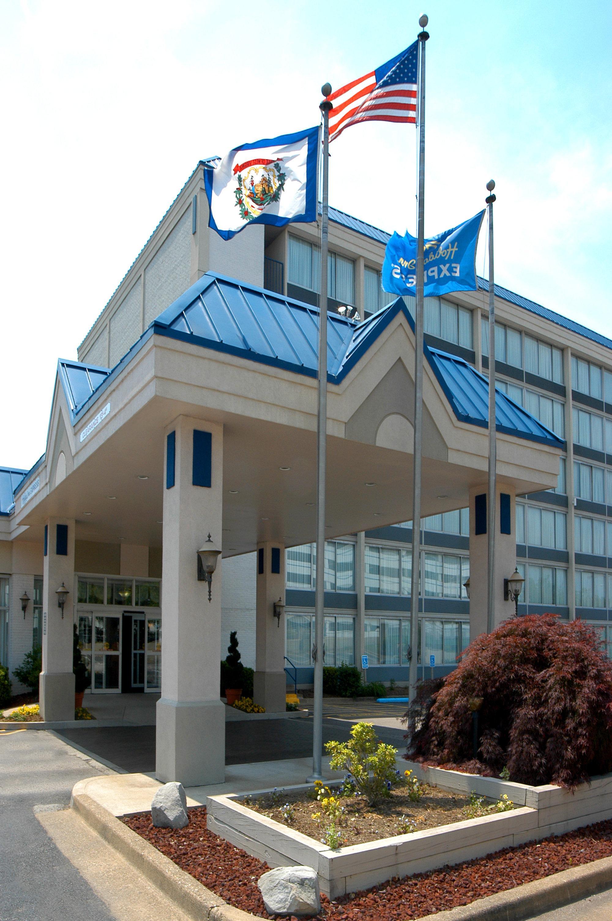 Holiday Inn Express Charleston-Civic Center By Ihg Εξωτερικό φωτογραφία
