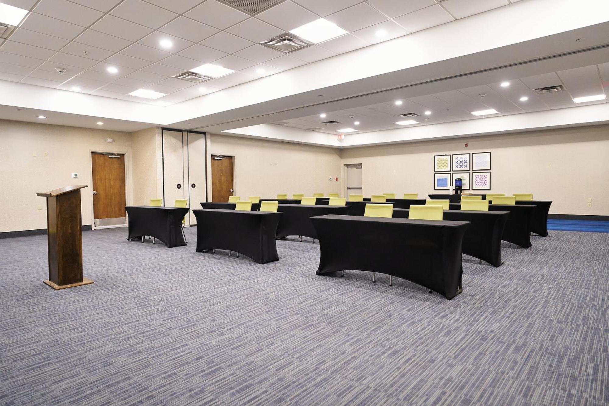 Holiday Inn Express Charleston-Civic Center By Ihg Εξωτερικό φωτογραφία