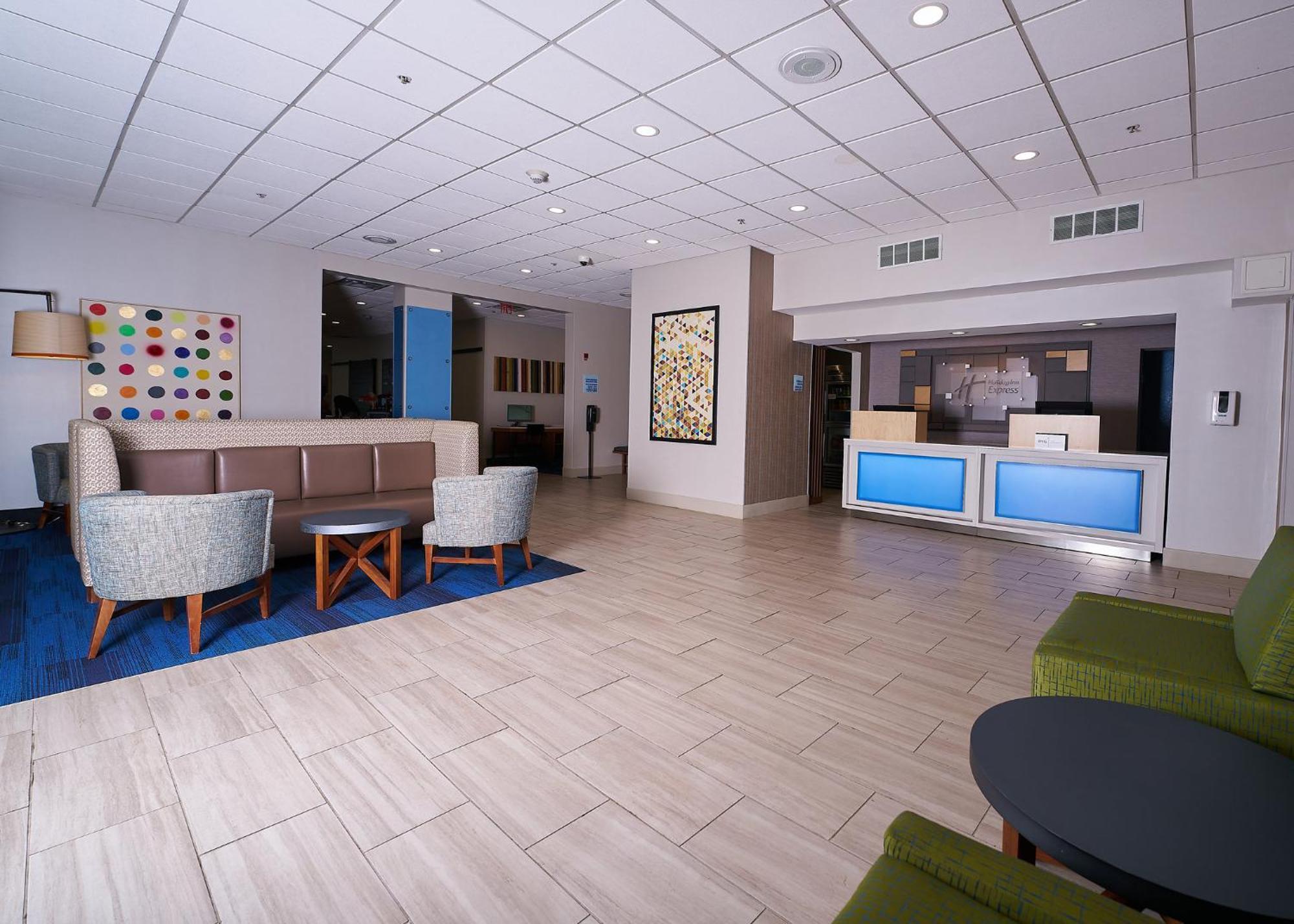 Holiday Inn Express Charleston-Civic Center By Ihg Εξωτερικό φωτογραφία